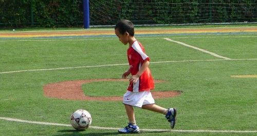 小学足球，掌握八个基本动作，开启足球之旅