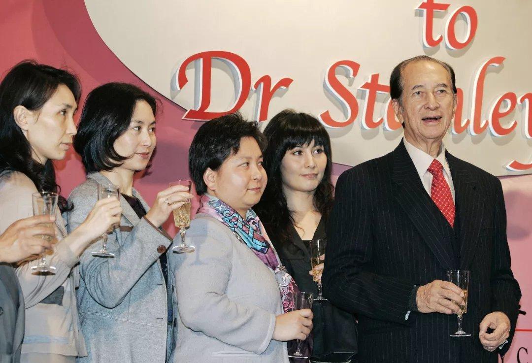 澳门204年今期开奖结果查询，揭秘彩票背后的故事与影响2o24澳门今期开奖结果查询251