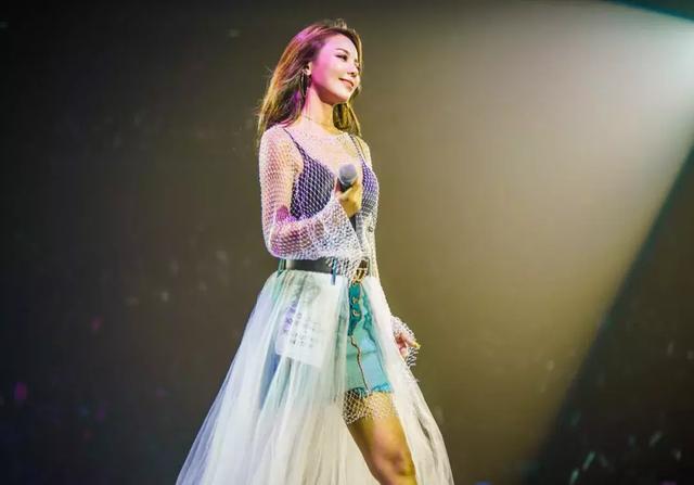 澳门6月演唱会，星光璀璨，群星闪耀澳门6月演唱会有哪些歌手参加了呢视频