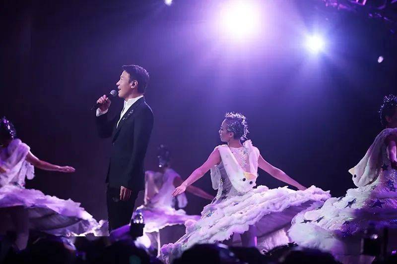 澳门六月演唱会，多元音乐盛宴，歌手演出形式大赏澳门6月演唱会有哪些歌手演出形式的歌曲